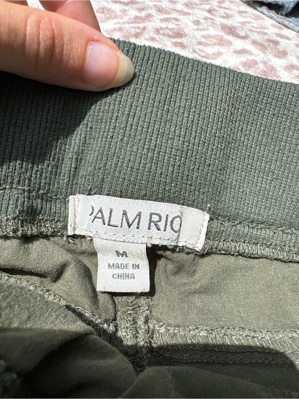 Palm Rio Olive Green Capri Pants Size Medium - Picture 3 of 9